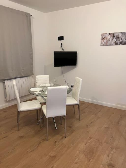 004- Brand New 1 Bedroom Apartment F1 伊灵 外观 照片