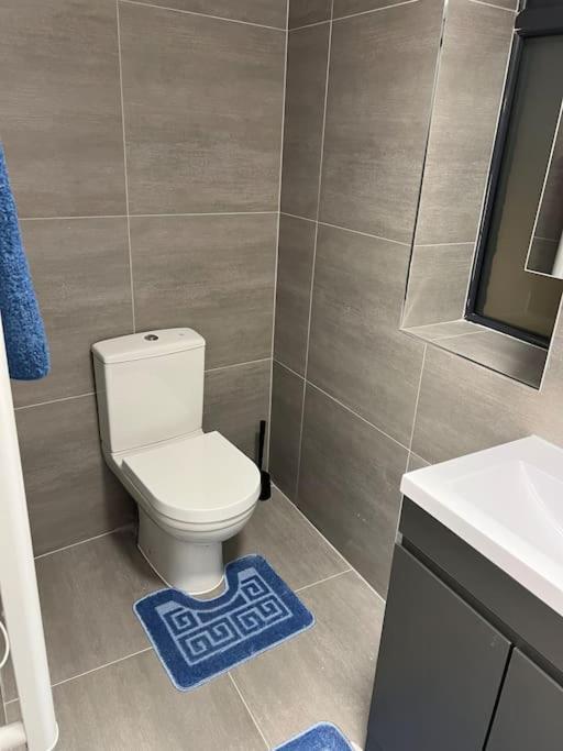 004- Brand New 1 Bedroom Apartment F1 伊灵 外观 照片
